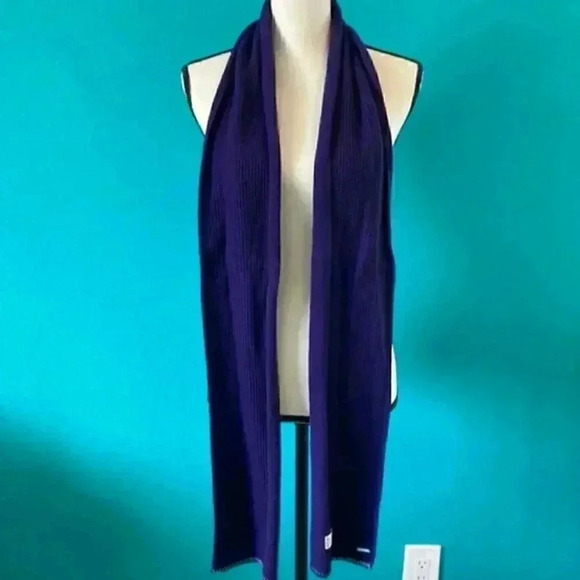 Lululemon purple scarf made from 100% wool - Picture 1 of 4